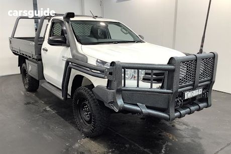 White 2020 Toyota Hilux Cab Chassis Sr (4X4)
