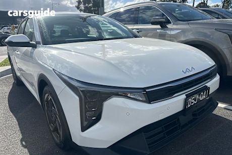 White 2025 Kia K4 Sedan Sport