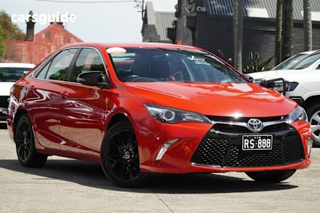 Red 2017 Toyota Camry Sedan Rz S.E.