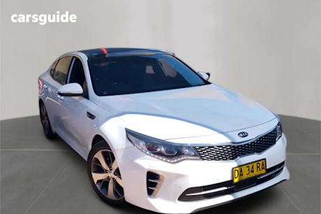 White 2017 Kia Optima Sedan Gt Nav (Red Leather)