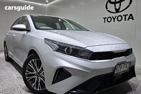 Silver 2022 Kia Cerato Sedan Sport+