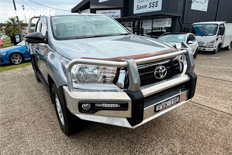 Silver 2018 Toyota Hilux Dual Cab Chassis Sr (4X4)