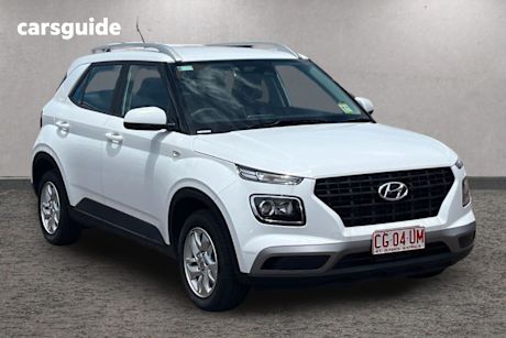 White 2025 Hyundai Venue Wagon