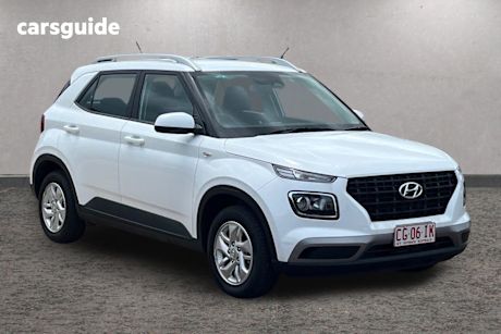 White 2025 Hyundai Venue Wagon