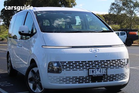 White 2022 Hyundai Staria Wagon