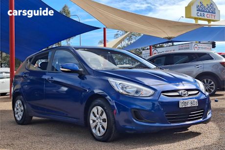 Blue 2015 Hyundai Accent Hatchback Active