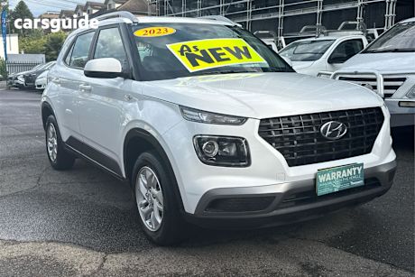 White 2023 Hyundai Venue Wagon