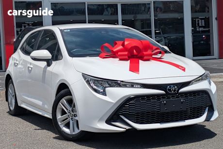 White 2020 Toyota Corolla Hatchback Ascent Sport