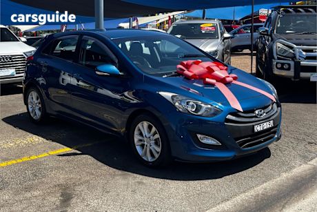 Blue 2014 Hyundai I30 Hatchback Elite