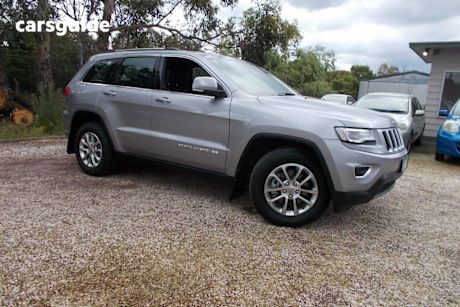 Silver 2013 Jeep Grand Cherokee Wagon Laredo (4X4)