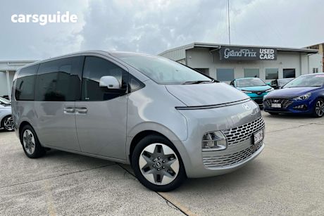 Silver 2024 Hyundai Staria Wagon Elite