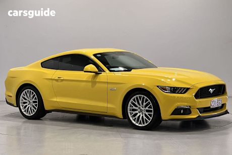 Yellow 2017 Ford Mustang Coupe Fastback Gt 5.0 V8