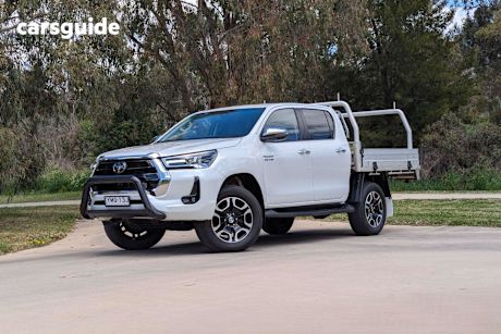 White 2022 Toyota Hilux Double Cab Pick Up Sr5 (4X4)