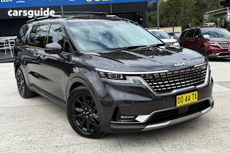 Grey 2023 Kia Carnival Wagon Platinum