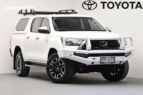White 2023 Toyota Hilux Double Cab Pick Up Sr5 (4X4)