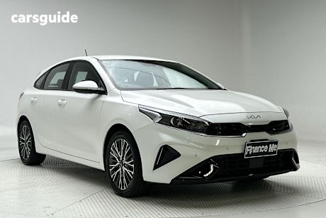 White 2023 Kia Cerato Hatchback Sport+