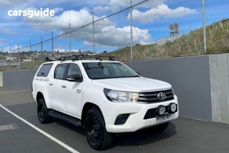 White 2015 Toyota Hilux Dual Cab Utility Sr (4X4)