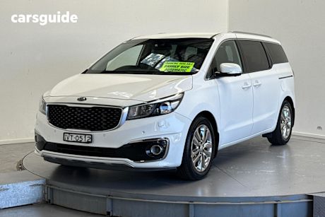 White 2015 Kia Carnival Wagon Platinum