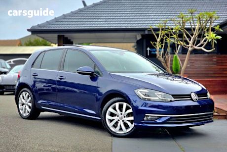 Blue 2017 Volkswagen Golf Hatchback 110 Tsi Highline