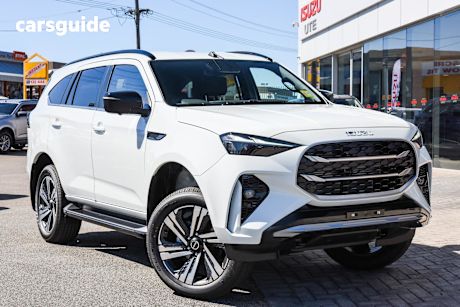 White 2025 Isuzu MU-X SUV