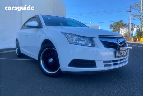 White 2010 Holden Cruze Sedan Cd