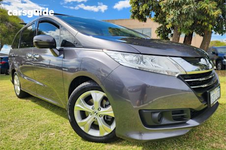 Grey 2016 Honda Odyssey Wagon Vti