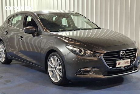 Grey 2017 Mazda 3 Hatchback Sp25