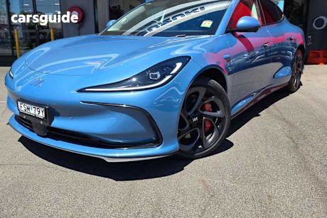 Blue 2025 MG Im5 Sedan Performance