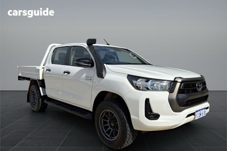 White 2020 Toyota Hilux Double Cab Chassis Sr (4X4)
