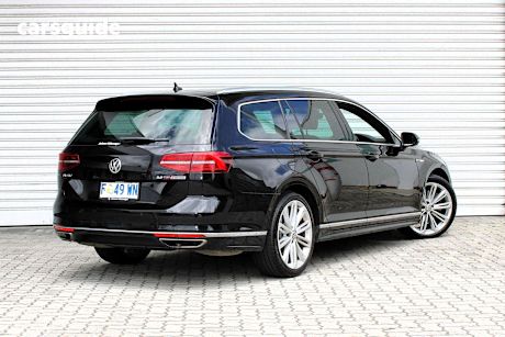 Black 2016 Volkswagen Passat Wagon 206Tsi R-Line