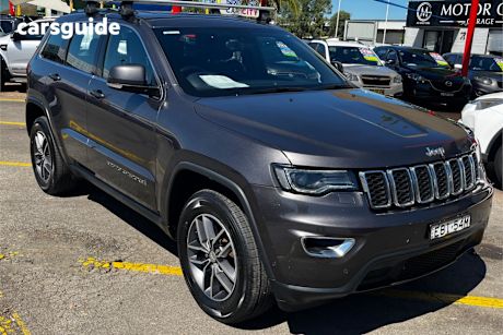 Grey 2019 Jeep Grand Cherokee Wagon Laredo (4X4)