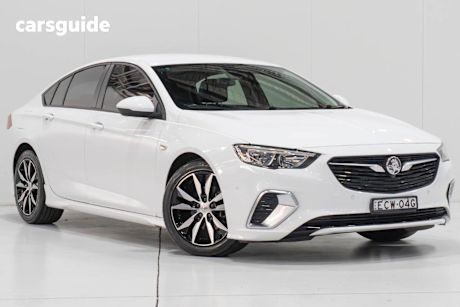 White 2018 Holden Commodore Liftback Lt