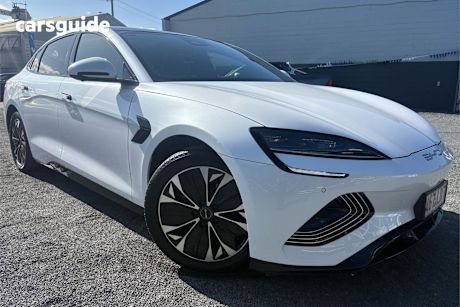 White 2024 BYD Seal Sedan Dynamic