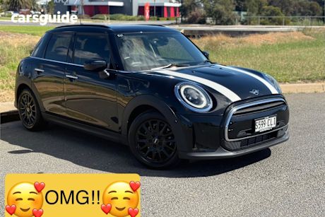 Black 2021 Mini Cooper Hatchback Classic 5D Hatch
