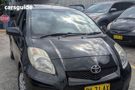 Black 2011 Toyota Yaris Hatchback Yr