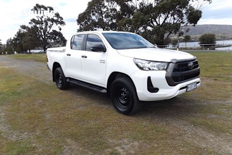 2020 Toyota Hilux Double Cab Pick Up Sr (4X4)