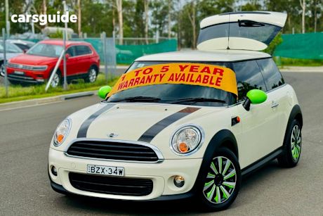 White 2011 Mini Cooper Hatchback Ray