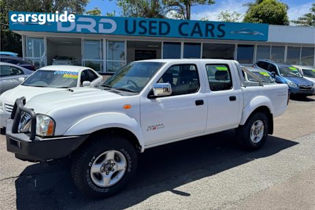 White 2011 Nissan Navara Dual Cab Pick-up St-R (4X4)
