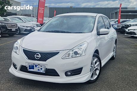 White 2015 Nissan Pulsar Hatchback Sss
