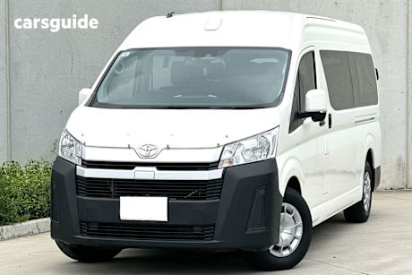 White 2022 Toyota HiAce Bus Slwb Commuter (12 Seats)