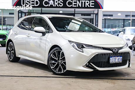 White 2019 Toyota Corolla Hatchback Zr