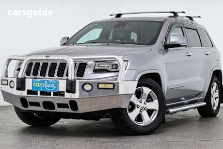 Silver 2014 Jeep Grand Cherokee Wagon Overland (4X4)