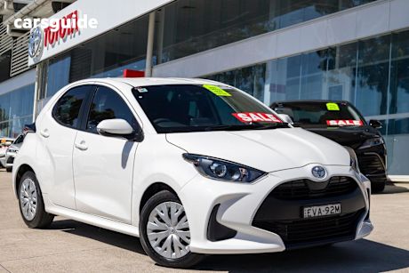 White 2022 Toyota Yaris Hatchback Ascent Sport