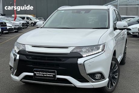 White 2017 Mitsubishi Outlander Wagon Exceed Phev (Hybrid)