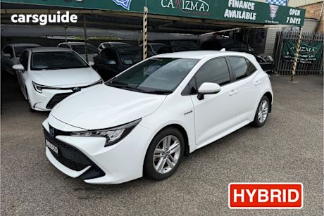 White 2018 Toyota Corolla Hatchback Ascent Sport (Hybrid)