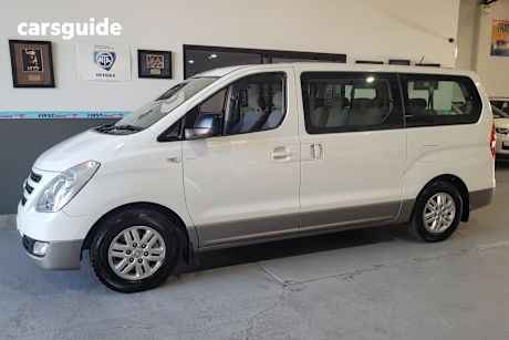 White 2016 Hyundai Imax Wagon