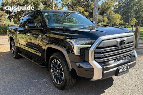 Black 2023 Toyota Tundra Dual Cab Pick-up Limited