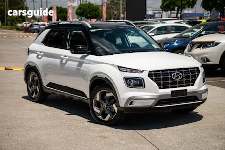 White 2025 Hyundai Venue Wagon Elite (Black) Two-Tone Roof
