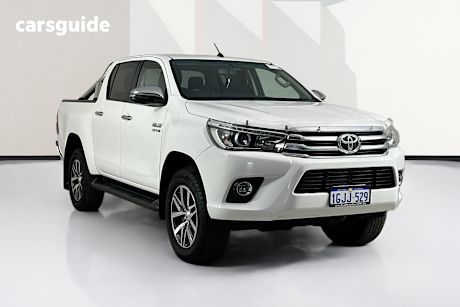 White 2017 Toyota Hilux Dual Cab Utility Sr5 (4X4)