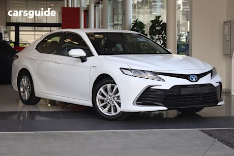 White 2024 Toyota Camry Sedan Ascent